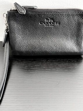 Coach Double Zip Black Leather Wristlet Wallet Gold Hardware